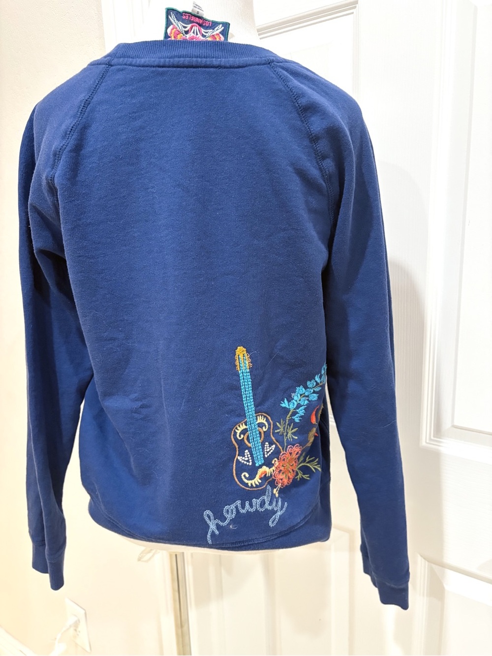 Johnny Was Embroidered Navy Texas Raglan Sweatshirt Small - Picture 5 of 6